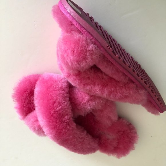 Aspen Other - ASPEN Girls Crisscross Sheepskin Slippers XL Hot Pink